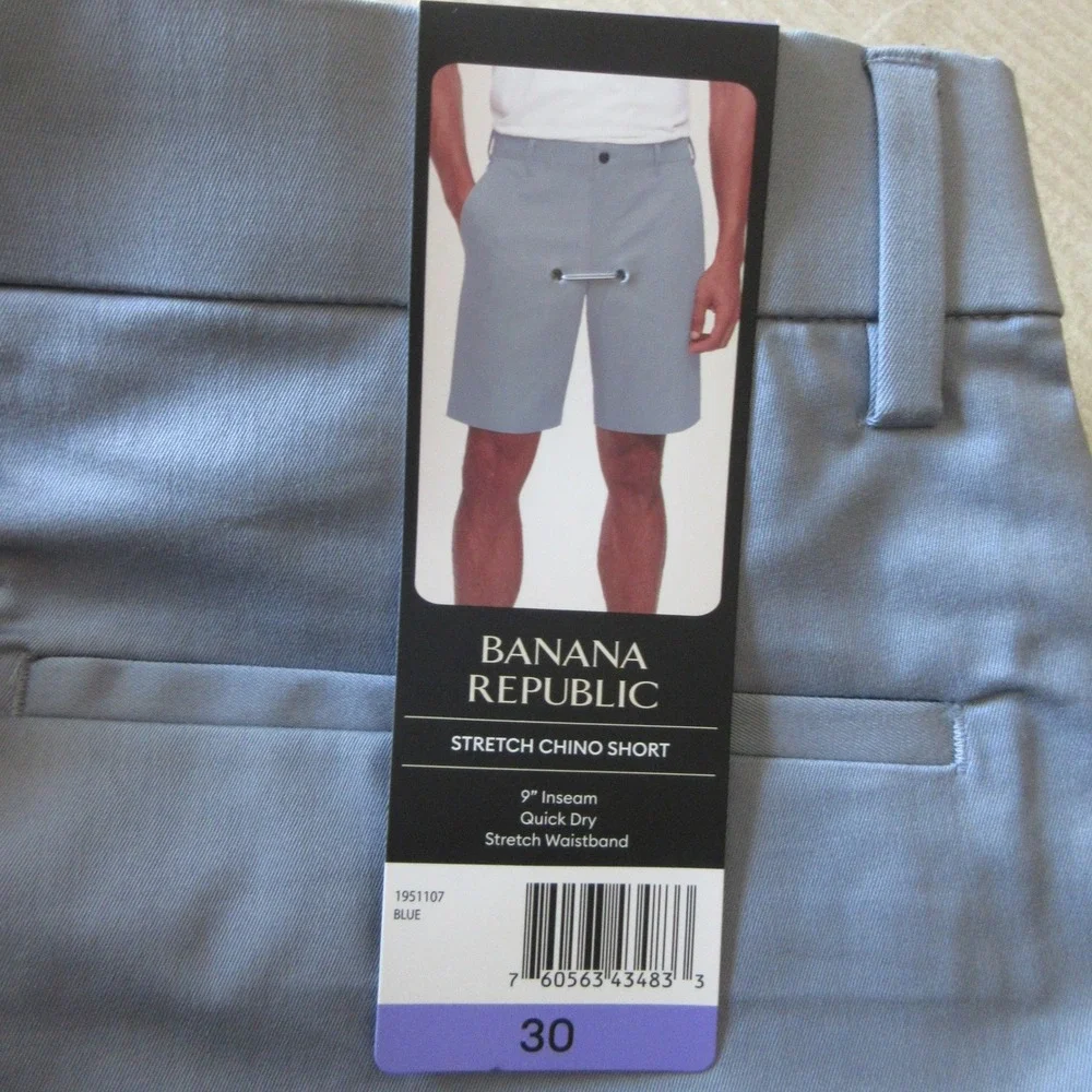 BANANA REPUBLIC Stretch Chino Shorts Mens Size 30 Blue Flat Front Quick Dry NWT
